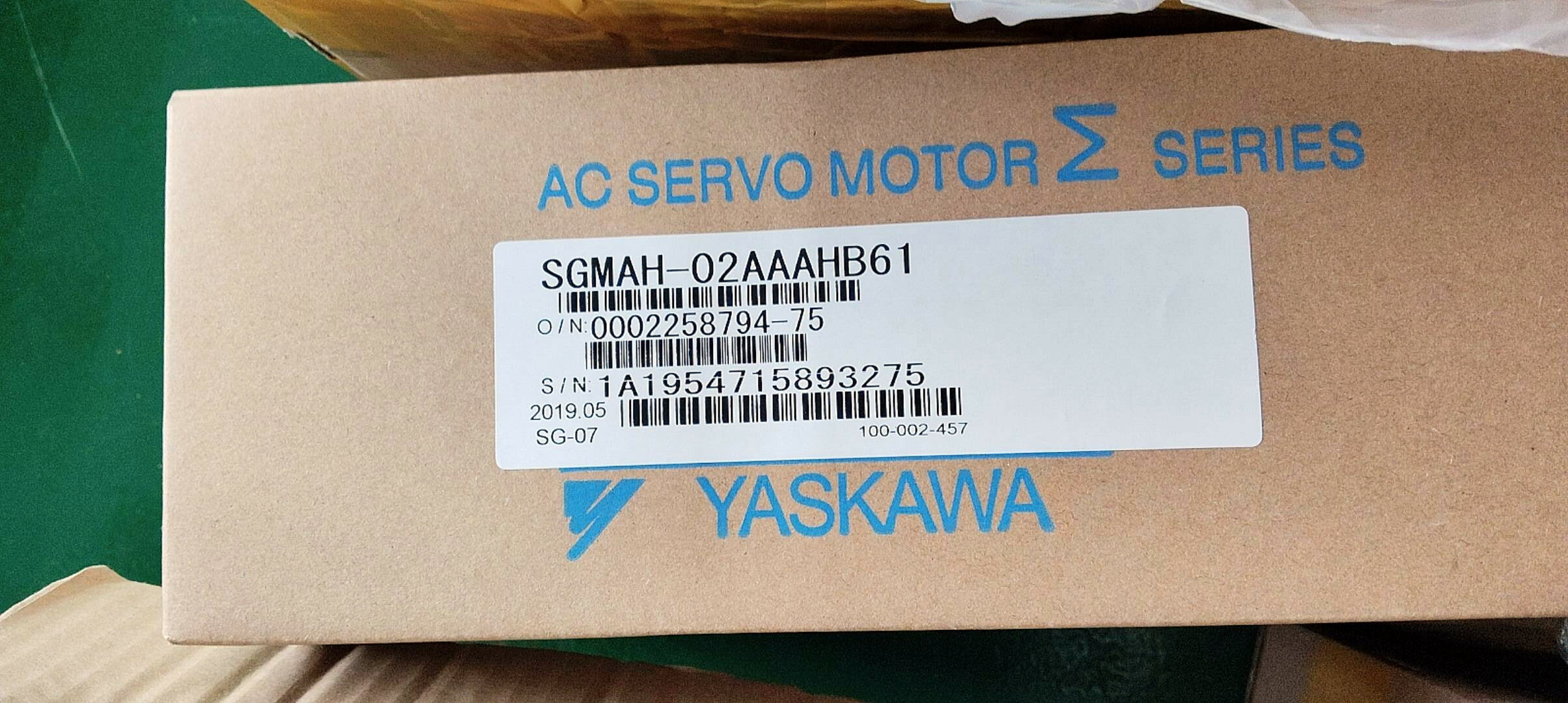 �ڢ����� ���ȯ�� Ŭ�������ȯ�ԲĢ��ۦ�-II���꡼�� �����ܥ⡼�� SGMAH-02AAAHB61 200W 3000r/min 200VAC �⡼������6...