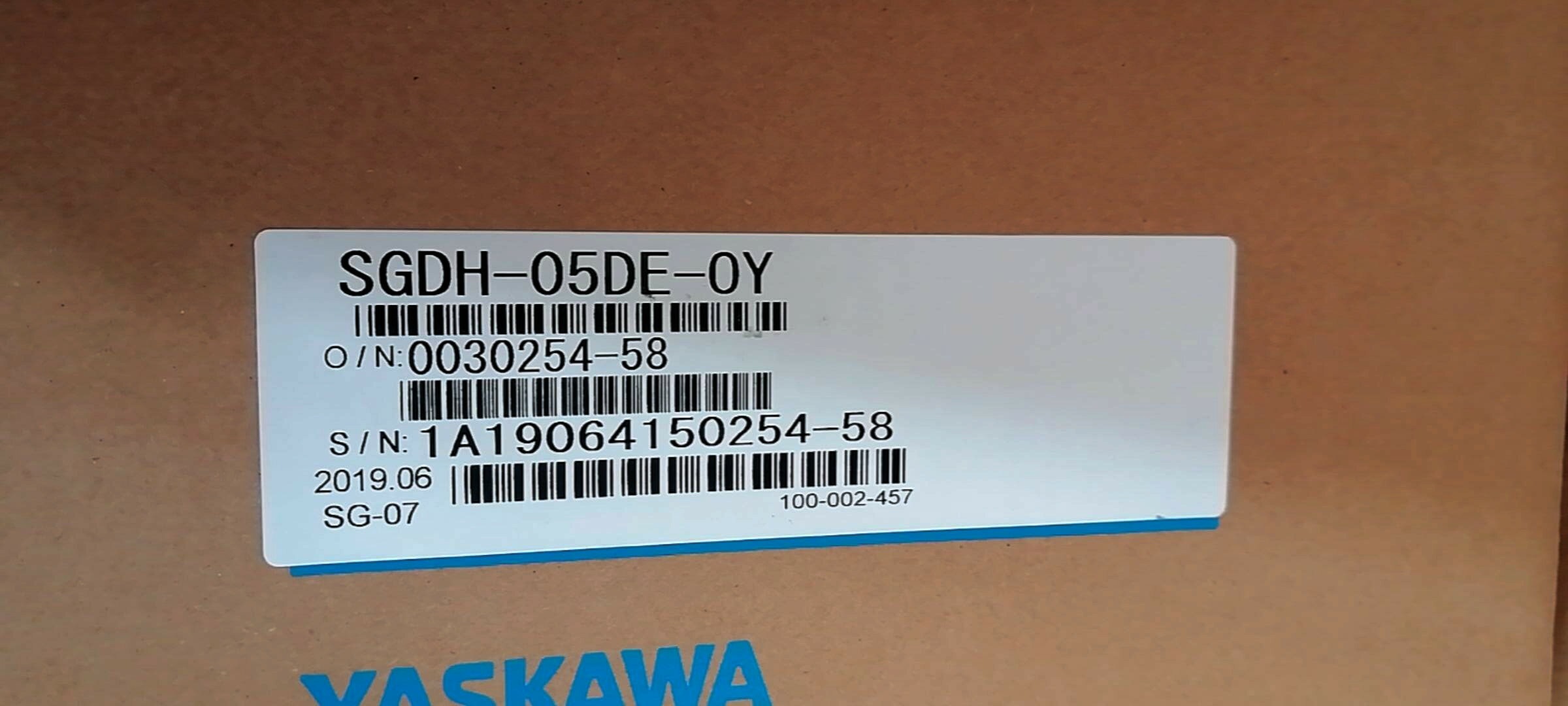【◆新品 東京発◆ 適格請求書発行可◆】Σ-IIシリーズ サーボドライブ SGDH-05DE-OY 500W 三相 400V サー..