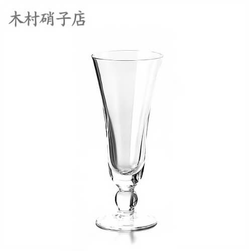 関連商品781 422 パフェ×6脚セット 業務用741 510 コーヒーゼリー×6脚セット 業務用739 510 ジュース×6脚セット 業務用748 610-1 パフェ×6脚セット 業務用747 610-2 パフェ×6脚セット 業務用749 610-5 サンデー×6脚セット 業務用654 ツイスト No.1 サンデー×6脚セット 業務用｜商品名｜610-3 ソーダ×6脚セット 業務用｜メーカー｜木村硝子店｜品番｜746｜製品サイズ｜口径：85 mm、高さ：195 mm、容量：320 cc｜材質｜ソーダガラス｜商品特徴｜国産ハンドメイドのデザートグラス｜製造国｜日本｜関連シリーズ｜デザートグラス｜備考｜こちらの商品は業務用の商品となり、梱包形態が簡素で専用化粧箱以外での納品の場合が多くございます。そのためギフト用でのご注文はおすすめできません。商品のお届けに関しましては正規メーカー代理店の「株式会社木村硝子店」より直送にてご納品させて頂く可能性がございます。出荷元は木村硝子店になっておりますが、グラスの破損等の配送時における事故における連絡は、「木村硝子店」ではなく当店へご連絡をお願い致します。｜メインカテゴリ｜ワイングッズ館＞食器・テーブルウェア＞皿・鉢・ボウル＞デザートカップ｜配送方法｜通常：宅配便（メール便不可商品）◆北海道・沖縄県への配送はお受けしておりません。ご注文確認後にご連絡の上キャンセルいたします。当店及びメーカーで欠品の場合でもご購入でいる場合がございます。欠品時の納期はメールでご連絡します。注意こちらの商品は交換・返品不可となります。※初期不良以外のご購入者様都合の交換・返品ができません。この商品はお取り寄せになりますこちらの商品は、ご注文確認後メーカーより取り寄せとなります。他のサイトでも同時販売しておりますので、在庫更新のタイミングにより商品をご用意できない場合がございます。メーカー在庫が欠品の場合もございますので予めご了承ください。別途、メールにてご案内させていただきます。シーズン品につきましては、在庫変動が激しいため欠品の可能性がございます。お急ぎの場合は、お手数ですがご購入前に在庫のご確認をお願いいたします。