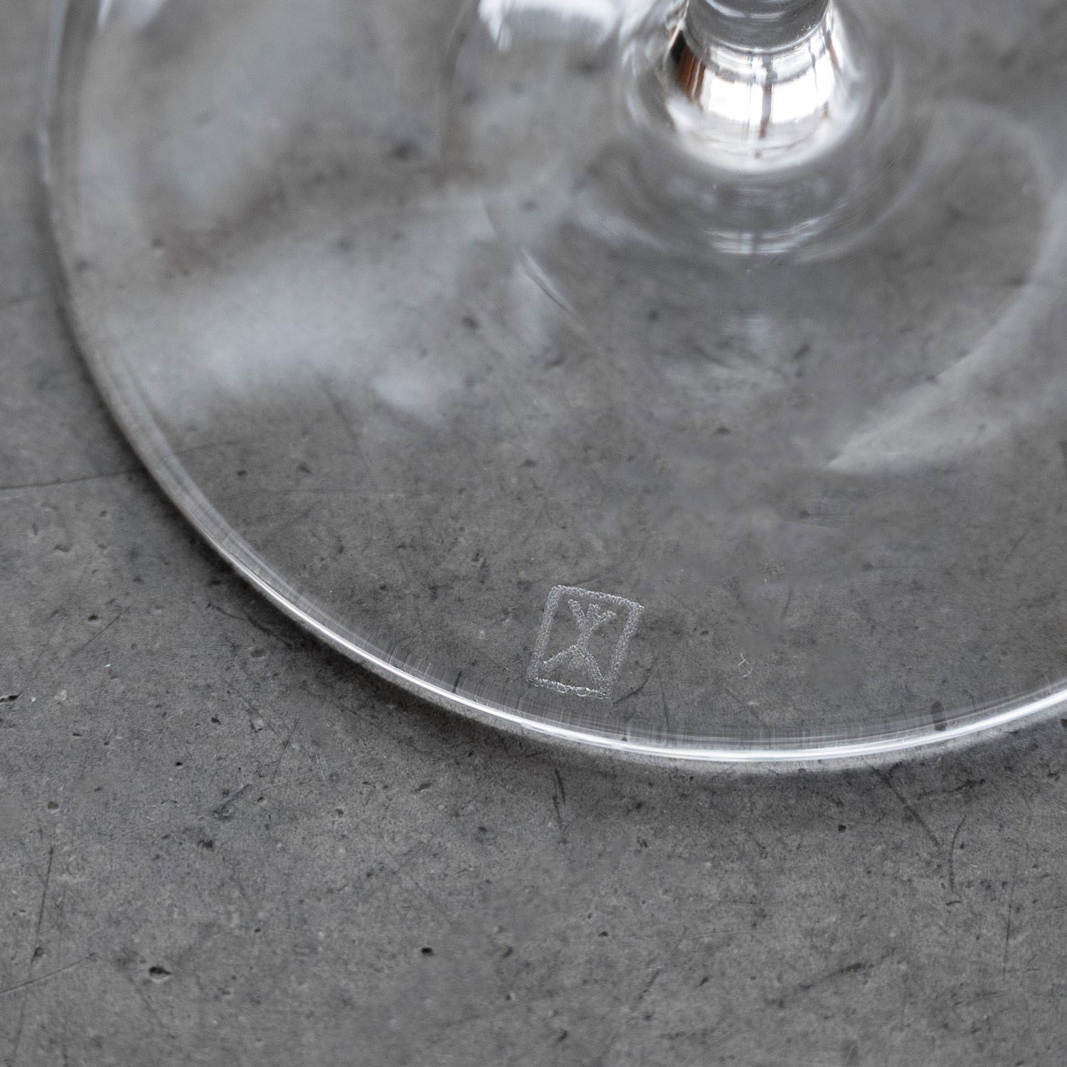 作業着上下セットインナーまもる君のワイングラス 木村硝子店 sen red wine glass 18866 柴田文江 デザイナーズグラス ワイングラス シャンパングラス クリスタリン 日常使い ギフト｜アングル2