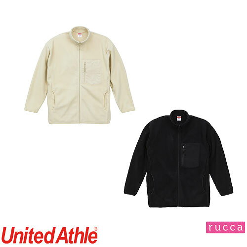 ｜商品名｜マイクロフリースフルジップスタンドジャケット｜メーカー｜United Athle(ユナイテッドアスレ)｜品番｜709701｜カラー｜0002_ブラック、0019_ナチュラル｜サイズ｜M、L、XL、XXL｜素材｜ポリエステル 100％ マイクロフリース〈胸ポケット部分〉ナイロン 100％※ファスナーはシングルスライダー｜機能｜保温｜商品説明｜使い勝手抜群のスタンドジャケットをマイクロフリースで仕上げたハイスペックなアウター。マイクロフリースは軽量ながら、短い毛足の中にあたたかい空気をため込み、熱を逃がしづらい素材。通気性・速乾性も高いため蒸れを軽減する万能さも魅力です。また、ざっくりと羽織れるサイズ感、アクセントとなる胸ポケットなど、こだわりを随所に散りばめ、スタンドカラー仕様は首もとまであたたかさをキープしてくれる心憎いアイテムです。近年のアウトドアブームが牽引し、今や屋内外のおしゃれ着はもちろん、タウンユースとしても冬の主役級プロダクト。さらに、旅行やキャンプなどの荷物が多いシーンには軽量アウターとしてうってつけです。｜サイズ区分｜ユニセックス｜備考｜【着用時・洗濯時に関しての取扱注意】この製品は素材の性質上、着用状況により毛玉（ピル）が発生することがあります。製品が激しく擦れる条件での着用は避けてください。また毛玉防止のため洗濯にはネットに入れて洗っていただくことを推奨します。毛玉が生じた場合には毛玉取り器などで取り除いてください。【ポリエステル素材に関しての取扱注意】ポリエステル素材の製品は使用している染料の特徴として、プリントや熱加工時の状況、および保管環境・条件等により昇華移染（ブリード）を起こすことがあります。熱加工は120℃以下を推奨しますが、120℃以下でもブリードを起こすことがありますので温度管理に注意してください。ブリードの発生をさらに抑制するためには、ローブリードインクの使用を推奨します。｜メインカテゴリ｜飲食店ユニフォーム＞上着＞ジャケット｜配送方法｜通常：宅配便（メール便不可商品）◆北海道・沖縄県への配送はお受けしておりません。ご注文確認後にご連絡の上キャンセルいたします。当店及びメーカーで欠品の場合でもご購入でいる場合がございます。欠品時の納期はメールでご連絡します。注文確認メールが届かない場合はお電話にてお知らせ致しますので届かない旨を必ずご一報下さい。◆全ての商品に返品交換の可否を記載しております。交換時に発生する諸費用はお客様のご負担となります。詳しくはご利用ガイドをご覧ください。 → ご利用ガイドへゴープコアなコーデで冬を制すで冬を制す本格仕様のフリースジャケット使い勝手抜群のスタンドジャケットをマイクロフリースで仕上げたハイスペックなアウター。マイクロフリースは軽量ながら、短い毛足の中にあたたかい空気をため込み、熱を逃がしづらい素材。通気性・速乾性も高いため蒸れを軽減する万能さも魅力です。また、ざっくりと羽織れるサイズ感、アクセントとなる胸ポケットなど、こだわりを随所に散りばめ、スタンドカラー仕様は首もとまであたたかさをキープしてくれる心憎いアイテムです。近年のアウトドアブームが牽引し、今や屋内外のおしゃれ着はもちろん、タウンユースとしても冬の主役級プロダクト。さらに、旅行やキャンプなどの荷物が多いシーンには軽量アウターとしてうってつけです。シンプルな無地で使いやすい、コスパで選ぶエプロン!太めの肩紐で疲労軽減腰紐で調整できるから首に負担を掛けないで調整可能！サッとかぶれて厚手のジャケットの上からでも簡単着用注意こちらの商品は交換・返品不可となります。※初期不良以外のご購入者様都合の交換・返品ができません。この商品はお取り寄せになりますこちらの商品は、ご注文確認後メーカーより取り寄せとなります。他のサイトでも同時販売しておりますので、在庫更新のタイミングにより商品をご用意できない場合がございます。メーカー在庫が欠品の場合もございますので予めご了承ください。別途、メールにてご案内させていただきます。シーズン品につきましては、在庫変動が激しいため欠品の可能性がございます。お急ぎの場合は、お手数ですがご購入前に在庫のご確認をお願いいたします。