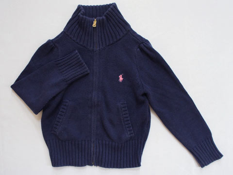 ラルフローレン ralph lauren アウトレット 子供服 女の子 3歳 約 95cm ベビー服 長袖 ジップアップ カーディガン 紺 スモールポニー 秋 冬 ★2 トップス 冬服 ガールズ 女児 キッズ ベビー 【中古】 ユーズド リサイクル 古着 子ども服 こども状態★ランクはこちら特徴お色は白っぽい紺、海外製のようです。綿100%のしっかりした厚地のニット素材。全体に着用感・色褪せやや大。前立て沿い・ポケット口などよく擦れる部分は他部分より白っぽくなっています。身幅約29cm、肩幅約23cm、着丈約34cm、袖丈約38cm。海外製のようです。その他のアイテムはこちらからラルフローレン Ralph Lauren ポロ・ラルフローレン Polo by Ralph Lauren キッズ ジュニア　ベビー 子供服 TOP リサイクル ブランド 子供服 子ども服 こども服 中古 ユーズド USED アウトレット 古着 子供 キッズ ベビー ジュニア 子ども 子供 女児 女の子 男児 男の子 服 こども おしゃれ オシャレ かわいい 可愛い 全国 発送 全国発送 配送 全国配送 子供用 manamana MANAMANA 子供服 マナマナ 子供服マナマナ ポイント消化 ポイント クーポン 楽天 楽天店 買い回り 買いまわり お得