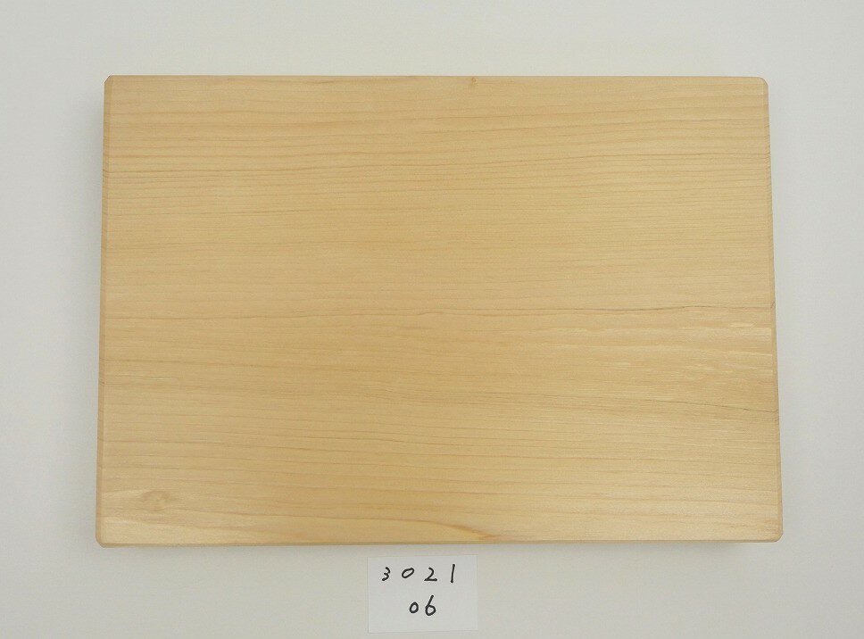 Rakuten - 【アウトレット】 青森 ひば まな板 横30cm縦21cm厚さ3.3cm ヒバ 母の日 木製 天然木 一枚板 小さい 小型 抗菌 送料無料 キッチン雑貨 キッチン用品 台所用品 WK302106 13時までにご注文確定で即日発送