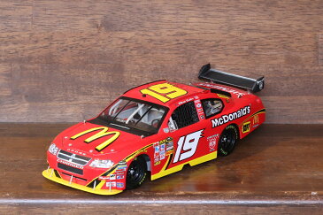 【蔵出新品】 ACTION RACING COLLECTABLES アクションレーシングコレクタブルELLIOTT SADLER #19 McDonald's 1:24 エリオット・サドラー 【181SS30】