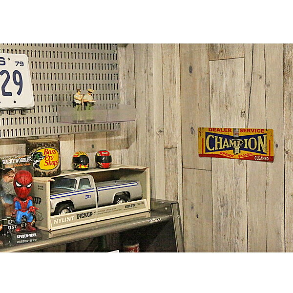 メタルベースサイン CHAMPION ロゴ DEALER SERVICE ビンテージ調 9.5cm×29cm Made in USA ■ チャンピオン インテリア 雑貨 壁掛け ガレージ レッド イエロー ブルー