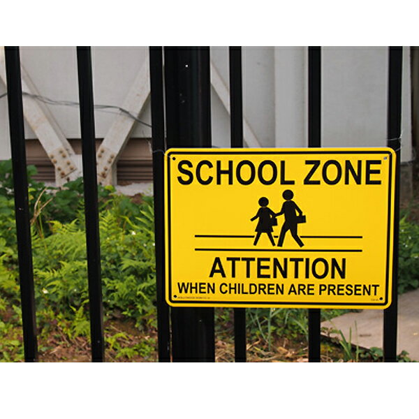 SCHOOL ZONE ATTENTION(スクールゾーン注意) 看板 25.5cm×35.5cm