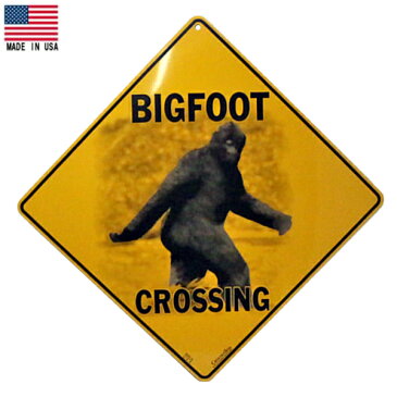 【ブリキ看板】BIGFOOT CROSSING メタルサイン 42cm×42cm【ビッグフット インテリア 雑貨 壁掛け ガレージ 標識 店舗 オレンジ ブラック メイドインUSA】