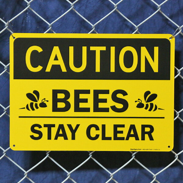 メタルサイン "CAUTION BEES STAY CLEAR" 注意 蜂がいるので近付かないで 縦25.5cm×横35.5cm アメリカ製 ■ ハチ ミツバチ 注意 インテリア アルミ 看板 アメリカ雑貨 壁掛け ショップ ガレージの商品画像 3