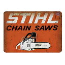 【商品詳細】 メタルサイン "STIHL CHAIN SAWS" スチール チェーンソー 看板 縦20cm×横30cm "STIHL CHAIN SAWS" スチール チェーンソーのメタルサインです。 個人用にガレージやインテリアで個性的な空間を演出できます！ もちろんショップ用にも◎なデザインです。 【商品仕様】 ・サイズ(約)：縦20cm×横30cm ・壁掛け穴：四隅、計4箇所 ・素材：メタル ※取り付け用ネジは付属しません 【関連商品】 ■他のチェーンソー看板はコチラ 【看板の注意事項】 ※新品未使用品ですが、薄い磨き傷が有る場合がございます。 ※写真と実物の色合いが異なっている場合がございます。 【注意事項】 輸入品を含む一部の商品は検品のため開梱させて頂く場合がございます。また、新品であってもパッケージや本体に細かな傷や汚れがある場合がございますので、ご了承のうえお買い上げ頂きますようお願い致します。これらの傷は海外輸送時やアンティーク品のためについたものであり、不良品や中古品ではありませんのでご安心下さい。