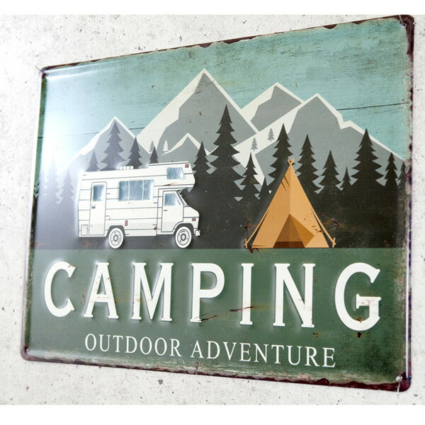 エンボス メタルサイン "CAMPING OUTDOOR ADVENTURE" 30cm×40cm ■ アンティーク調 キャンピング アウトドア アドベンチャー キャンプ ブリキ看板 プレート