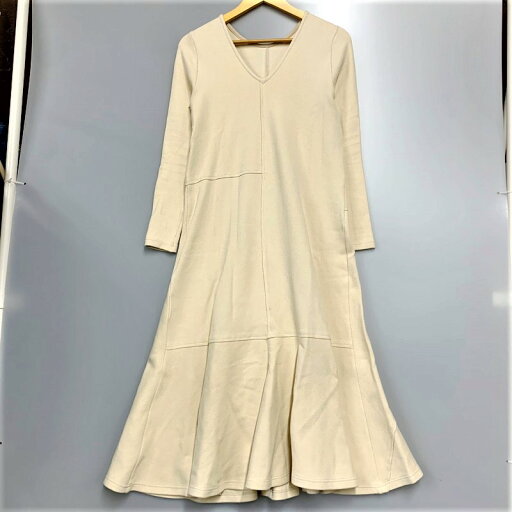 【中古】【レディース】CIS LYS FLARED DRESS シスリス Vネック フレアワンピース サイズ:1 カラー:アイボリー 万代Net店 171-230112-ab-49-izu 【中古】【レディース】CIS LYS FLARED DRESS シスリス Vネック フレアワンピース サイズ:1 カラー:アイボリー 万代Net店 171-230112-ab-49-izu