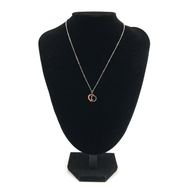 【中古】【レディース】CHRISTIAN DIOR LOGO NECKLACE クリスチャンディオール モチーフ ネックレス ロゴ シルバー アクセサリー サイズ：チェーン 全長約45cm アジャスター部約3.5cm 幅 約1mm トップ 約12×14mm カラー：シルバー/ピンク 万代Net店