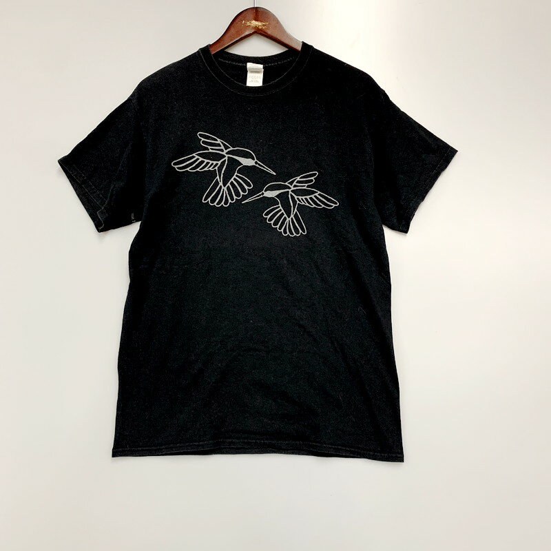 TR4 SUSPENSION HUMMING BIRD TEE ティーアールサスペンション ハミングバードTシャツ プリント 半袖 トップス サイズ：M カラー：ブラック 万代Net店