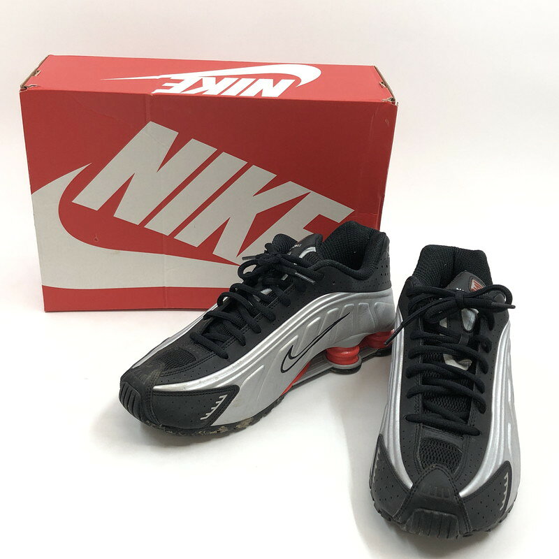 NIKE ナイキ Shox R4 "Metallic Silver/Red" (2024) HQ1988-002 ショックス R4 メタリックシルバー/レッド (2024) スニーカー シューズ 靴 160-251221-hn-07-fur サイズ：27.5cm US9.5 カラー：マルチカラー 万代Net店