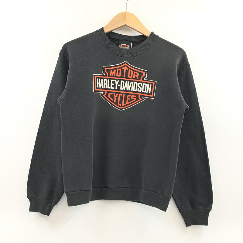  HARLEY-DAVIDSON ハーレーダビッドソン × HANES BODY ヘインズボディ 90S EMBLEM SWEATSHIRT スウェットシャツ トレーナー トップス 146-260621-hn-07-fur サイズ：L(14-16) カラー：ブラック系 万代Net店