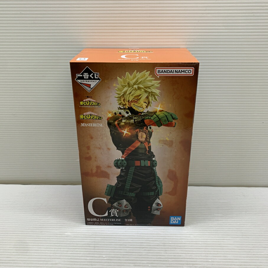 商品概要 管理番号2100020000784784 状態ランクC 品質 / 内容 C.中古品につき使用感、多少の汚れ・ダメージ等がございます。 中古品。 未開封品かと思われますが買取商品につき中古品となります。 箱：スレ、キズ、ゆがみ等あります。 画像にないダメージもある可能性がございます。 【購入前にご確認ください】 ■あくまでも中古の買取商品となりますため、ご理解の上ご購入ください。 ■商品状態は可能な範囲で確認しておりますが、中古品の特性上、画像や説明に記載しきれない場合がございます。 　※ご不明点がございましたらお気軽にお問合せくださいませ。 ■商品によっては店頭にて同時販売している商品となり、陳列による多少のダメージが発生する場合がございます。 ■神経質な方はご購入をお控えください。 サイズ サイズ表はこちら 付属品 商品画像にある物で全てです 領収書ご希望のお客様へ当店では領収書の発行は行っておりません。予めご了承ください。 領収書につきまして詳しくは以下、URL先をご参照ください。 領収書ご希望のお客様へ 発送元店舗万代仙台南店