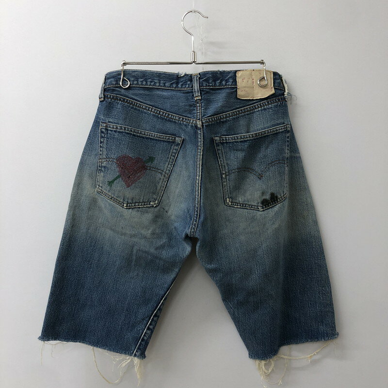 【中古品】【メンズ】 Levi's リーバイス REMAKE HALF PANTS リメイクハーフパンツ ボトムス デニム ショートパンツ ボタン裏6 156-250915-ts-24-tei サイズ：サイズ不明 カラー：インディゴ 万代Net店