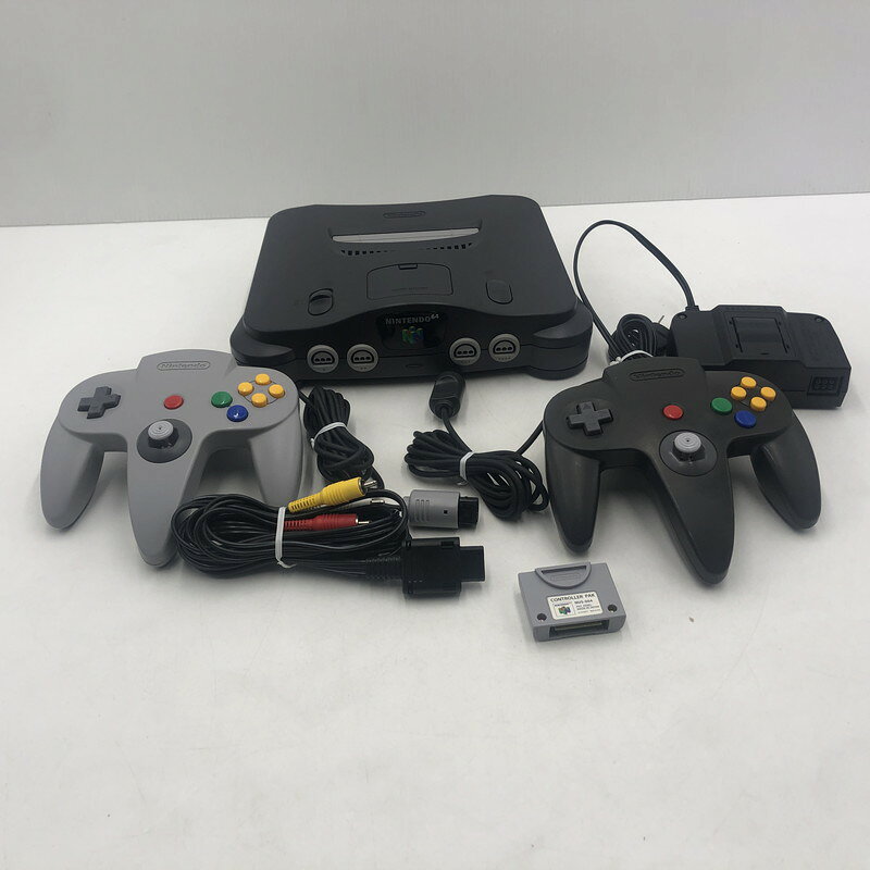 商品概要 管理番号2100080000712852 状態ランクB 品質 / 内容 B.中古品につき多少の使用感がございます。 ★中古品となります。 ★本体・コントローラーともに使用感、汚れやキズなどがございます。 ★動作確認済みになります。 ★画像にあるものがすべてとなります。 【購入前にご確認ください】 ■あくまでも中古の買取商品となりますため、ご理解の上ご購入ください。 ■商品状態は可能な範囲で確認しておりますが、中古品の特性上、画像や説明に記載しきれない場合がございます。 　※ご不明点がございましたらお気軽にお問合せくださいませ。 ■商品によっては店頭にて同時販売している商品となり、陳列による多少のダメージが発生する場合がございます。 ■神経質な方はご購入をお控えください。 サイズ サイズ表はこちら 付属品 商品画像にある物で全てです 領収書ご希望のお客様へ当店では領収書の発行は行っておりません。予めご了承ください。 領収書につきまして詳しくは以下、URL先をご参照ください。 領収書ご希望のお客様へ 発送元店舗万代札幌手稲店