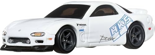 【1】 RX-7 FD/1/64/JBL93・パッケージ個数:1・【内容】マツダのアイデンティティであるロータリー・エンジンを積む唯一無二のスポーツカーとして世界中で愛されたRX-7。『ワイルド・スピード』シリーズのRX-7と言えば、第1作の『ワイルド・スピード』に登場するドミニクの赤いヴェイルサイド製ボディキット装着車両があまりにも有名だが、こちらは同じく第1作で、レティの日産240SXとドラッグレースでバトルする相手として登場した車両を再現。ホワイトボディに『HKS』のロゴが映える。・【原産国】タイ【対象年齢】3歳〜・【プレゼントに最適】お誕生日、クリスマスプレゼント、入園・入学祝いなど記念日でのプレゼントにぴったりです。【内容】マツダのアイデンティティであるロータリー・エンジンを積む唯一無二のスポーツカーとして世界中で愛されたRX-7。『ワイルド・スピード』シリーズのRX-7と言えば、第1作の『ワイルド・スピード』に登場するドミニクの赤いヴェイルサイド製ボディキット装着車両があまりにも有名だが、こちらは同じく第1作で、レティの日産240SXとドラッグレースでバトルする相手として登場した車両を再現。ホワイトボディに『HKS』のロゴが映える。 【原産国】タイ【対象年齢】3歳〜 【プレゼントに最適】お誕生日、クリスマスプレゼント、入園・入学祝いなど記念日でのプレゼントにぴったりです。 【ホットウィール】Hot Wheels＝「かっこいい車！」独特な南カルフォルニア風の外観、高速に動くホイール、（当時の最新技術！）そして 赤いラインの入ったタイヤ。現在、世界で一番売れているミニカーです*。*Circana/Retail Tracking Service/G12/JAN-DEC 2023/Total Toys/Projected Units 【メーカーサポートのお問い合わせ先】対象商品の品質不良や不具合の場合、弊社カスタマーサービスまでご連絡ください。 お問い合わせ先：03-5207-3620 電話受付時間月〜金曜日（祝日を除く）10時ー16時