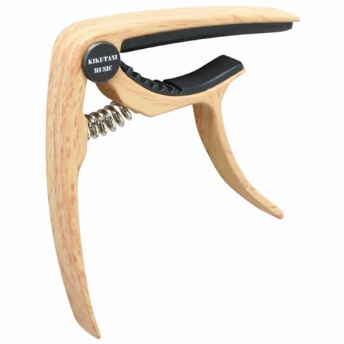 アッシュ/-/GC-10 ASH・Color:アッシュ・パッケージ個数:1・【高耐久性】アルミ製の本体が高い耐久性を実現。長期間の使用にも耐え、信頼性の高いパフォーマンスを提供します。・【ワンタッチ操作】簡単に取り付け・取り外しができるワンタッチデザイン。演奏中でも素早くカポ位置の変更が可能です。・【豊富なカラーバリエーション】新たにアッシュとウォルナットカラーが加わり、全7色の中からお好みのカラーをお選びいただけます。ギターのスタイルやお好みに合わせて選択できます。KIKUTANIの「GC-10」ワンタッチカポは、高い耐久性と優れた機能性を兼ね備えたカポタストです。アコースティックギターやエレキギターのどちらでも使用可能で、音楽ライフを豊かにします。