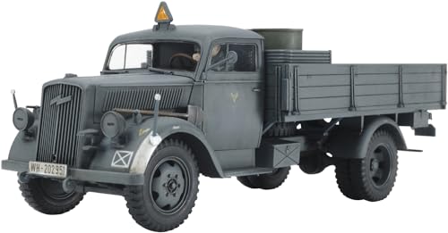 組み立てドイツ陸軍 3トン 4×2/-/TM32585・パッケージ個数:1・組み立て、塗装が必要なプラモデル。別途、工具、塗料等が必要。商品紹介 第二次大戦中、全戦線で兵員や物資の輸送に奔走し、ドイツを代表する軍用トラックとなった3トン4×2カーゴトラックの1/48スケールプラスチック製組立てキット。 トラックならではの機能的な姿を組み立てやすいパーツ構成でモデル化。 アクセサリーとして荷台に積載できるドラムカンやジェリカンなどをセット。 全長127mm。ラダーフレームの足まわりやキャビン内部も少ないパーツで立体感十分。 ヘッドライトは防空カバーの有無を選択しての組立てが可能。 ドライバーの人形1体、デカール2種類付き。 (.co.jpより) 安全警告 取扱説明書に従ってご使用ください。