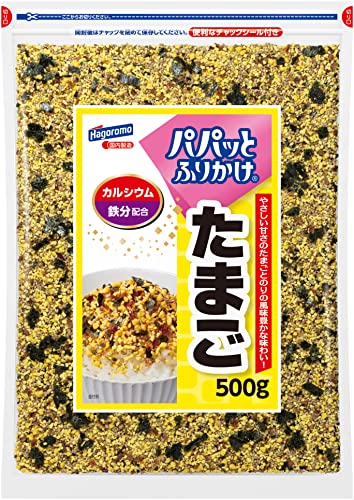 FlavorName:たまご・チャック付きの大袋商品紹介 やさしい甘さのたまごと、のりの風味豊かなふりかけです。 不足しがちなカルシウム・鉄分を配合しました。本製品3g(1食の目安量)当り、カルシウム54mg・鉄分1.9mgが摂取できます。 日々のごはんやお弁当のお供に、毎日の食卓で是非ご利用下さい。 チャック付き袋を使用しているので、保存にも便利です。開封後はチャックをしっかり閉めて保存し、お早めにご使用ください。 原材料・成分 たまご風味顆粒（乳糖、コーンスターチ、砂糖、デキストリン、卵黄粉末、食塩）（国内製造）、味付ごま（いりごま、砂糖、食塩、その他）、しょうゆ風味顆粒（乳糖、食塩、粉末しょうゆ、砂糖）、鶏卵加工品（全卵粉末、デキストリン、脱脂粉乳、乳たんぱく、加糖加塩全卵、コーンスターチ、その他）、味付かつお節、抹茶風味顆粒、味付のり　／　調味料（アミノ酸等）、卵殻Ca、ピロリン酸第二鉄、着色料（カラメル、カロチノイド、ウコン、紅花黄、クチナシ）、膨張剤、香料、酸化防止剤（ビタミンE、生コーヒー豆抽出物）、甘味料（カンゾウ）、香辛料抽出物、ビタミンD、（一部に卵・小麦・乳成分・えび・ごま・さば・大豆・鶏肉・豚肉を含む）