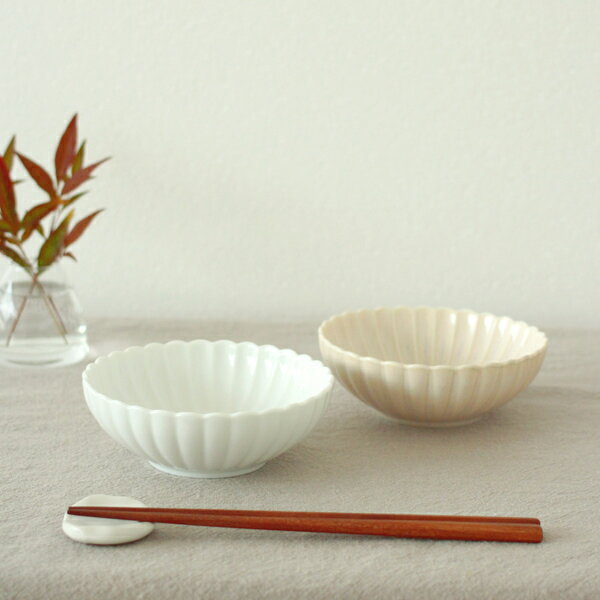 【菊型】13cm鉢 / 取り鉢 和食器 アンティーク風 菊皿 レトロ調 取り鉢 小鉢 サラダボウル タレ皿 薬味皿 おつまみ皿 和菓子皿 おしゃれ 和風皿 おしゃれ食器 ホワイト ベージュ 白い食器
