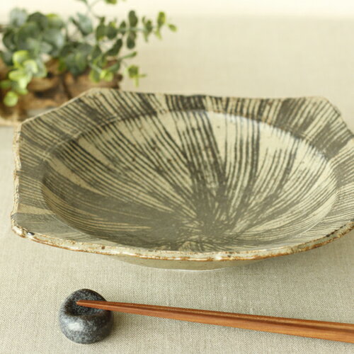 ちぎり型【乱れ黒十草】 大鉢 24cm （変形鉢）/　カレー皿 パスタ皿 煮物皿 ピラフ チャーハン おしゃれ 和食器 刺身皿 和モダン 日本製 煮物鉢 ブラウン ブラックのサムネイル