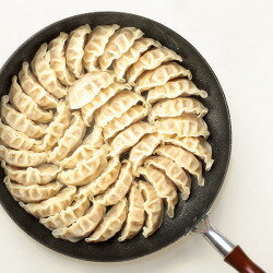 まとめて焼ける・炒めるビッグパン IH対応 いため鍋32cm【送料無料】【BIGサイズ　big　大容量　大型　大家族　時短調理　大量　マーブルコート加工　ガス火　直火　ガス代　電気代　節約　節電　でかい　大きい　大量に調理　省エネ　便利　軽量　軽い　使いやすい】 3