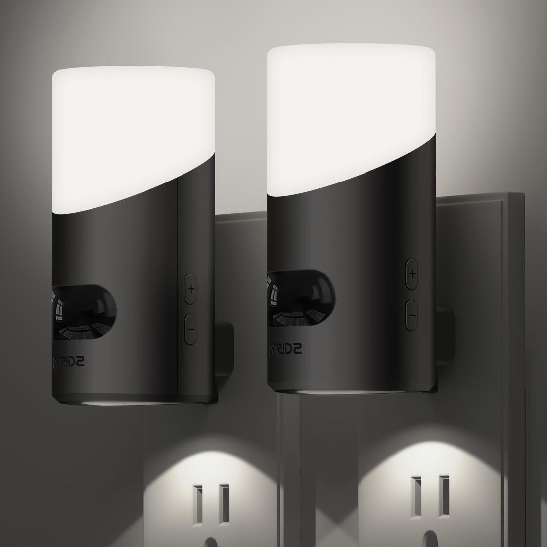 Lyridz 人感センサーライト 室内 センサーライト コンセント 足元灯 超高輝度150ルーメン 明るさ調節・..