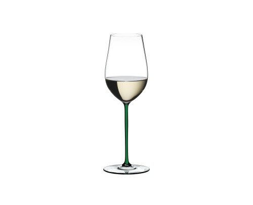 RIEDEL リーデル ワイングラス グリーン 395ml 4900/15G 高さ25cm 容量: 395ml 素材:クリスタルガラス 製法:ハンドメイド おすすめのブドウ品種:リースリング、アルザス・グラン・クリュ、コート・ド・プロヴァンス、グリューナー・フェルトリーナー、サンジョヴェーゼ、ジンファンデル、ロゼ ボジョレー ■ヌーヴォーなどの軽めの赤ワインや酸味豊かな軽快な白ワイン、ロゼワインなどに。オーソドックスな縦長のボウル形状は、日本でも著名な試飲会や審査会で使用されるワイングラスの基本形。この形状により、ワインはまず舌先へ導かれ、その後舌の中央付近を直線的に流れます。果実味の印象をしっかりと残すことで、豊かな酸味との絶妙なバランスを生み出します。 商品コード20081645033商品名RIEDEL リーデル ワイングラス グリーン 395ml 4900/15G型番4900/15Gサイズ395mlカラーグリーン※他モールでも併売しているため、タイミングによって在庫切れの可能性がございます。その際は、別途ご連絡させていただきます。※他モールでも併売しているため、タイミングによって在庫切れの可能性がございます。その際は、別途ご連絡させていただきます。