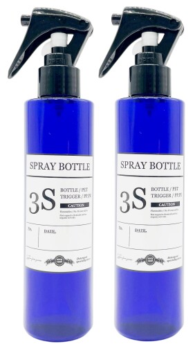 スリーエス カラー スプレーボトル 3Sトリガー タイプ 選べる サイズ 3カラー 200ml × 2本セット コバルト ブルー やわらかミスト1プッシュ 0.5cc 液残量が見える はがせるメモラベル 霧吹き 園芸 化粧水 洗剤 消臭剤 空ボトル 【ホテル旅館洗剤専門店スリーエス3Sが厳選!】日本国内8,000件以上のホテル・旅館と取引をしている専門店。消臭剤、洗剤を入れている、オリジナルのスプレーボトルです。 【3Sラベルが付いて新登場。】ラベルへは中身の名前を書き込めたり、ナンバーや日付も記入できるスペースをご用意しました。不要の場合は、キレイに剥がす事ができます。 【ロック機能付き】白いストッパーを横にスライドして解除するとスプレーできます。 【サイズ】200ML×2【カラー】コバルトブルー 【原産国】日本(ボトル本体)【トリガー】タイ・中国【素材】PP、PE、PET 商品コード20082125075商品名スリーエス カラー スプレーボトル 3Sトリガー タイプ 選べる サイズ 3カラー 200ml &times; 2本セット コバルト ブルー やわらかミスト1プッシュ 0.5cc 液残量が見える はがせるメモラベル 霧吹き 園芸 化粧水 洗剤 消臭剤 空ボトル型番BL200-2BKサイズ200mlカラー青※他モールでも併売しているため、タイミングによって在庫切れの可能性がございます。その際は、別途ご連絡させていただきます。※他モールでも併売しているため、タイミングによって在庫切れの可能性がございます。その際は、別途ご連絡させていただきます。