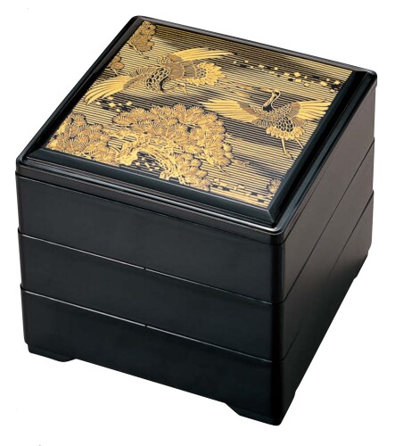 割烹漆器 若泉漆器 お重箱 ?6寸重 黒 色紙鶴（内黒）3段 H-152-10A 6寸(約18cm x 18cm)です。 お正月のおせち料理をはじめ、運動会や花見の弁当箱としても使用できます。 お重箱の蓋の文様(柄)で、黒い背景に金や銀で色紙と鶴が描かれたデザイン 商品コード20081709098商品名割烹漆器 若泉漆器 お重箱 ?6寸重 黒 色紙鶴（内黒）3段 H-152-10A型番H-152-10Aカラー黒※他モールでも併売しているため、タイミングによって在庫切れの可能性がございます。その際は、別途ご連絡させていただきます。※他モールでも併売しているため、タイミングによって在庫切れの可能性がございます。その際は、別途ご連絡させていただきます。