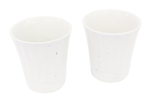 美濃焼 和風カフェシリーズ グラナダ 白備前 2個セット サイズ:口径7.2×高さ7.8cm 【美濃焼】 岐阜県土岐市、多治見市、瑞浪市、可児市を主たる産地とする陶磁器の総称です。美濃焼が主に生産される岐阜県東濃地域は、日本最大の陶磁器生産拠点であり、日本の陶磁器生産量の約半分を占めると言われています。 【美濃焼】 岐阜県土岐市、多治見市、瑞浪市、可児市を主たる産地とする陶磁器の総称です。 美濃焼が主に生産される岐阜県東濃地域は、日本最大の陶磁器生産拠点であり、日本の陶磁器生産量の約半分を占めると言われています。 商品コード20081655112商品名美濃焼 和風カフェシリーズ グラナダ 白備前 2個セット型番MZ-0395サイズ縦7.2&times;横7.2&times;厚み7.8cmカラー【湯呑み】白備前 2個セット※他モールでも併売しているため、タイミングによって在庫切れの可能性がございます。その際は、別途ご連絡させていただきます。※他モールでも併売しているため、タイミングによって在庫切れの可能性がございます。その際は、別途ご連絡させていただきます。