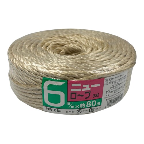 宮島化学工業 ニューロープ ワラ 6mm×80m軽量 溶着加工 作業性良 HRー062 結束 梱包 工業 ポチプロピレン(PP)製の小巻ロープで持ち運びしやすく、強度と耐摩耗性に優れた荷作り・結束用アイテムです。 強強度があり、溶着加工でバラけず使いやすい!新聞や雑誌などの結束、引っ越し荷物の梱包、農作業・材木の結束に。 サイズ:幅6mm×長80m 色:ワラ 商品コード20081619210商品名宮島化学工業 ニューロープ ワラ 6mm&times;80m軽量 溶着加工 作業性良 HRー062 結束 梱包 工業型番HR062カラーワラ※他モールでも併売しているため、タイミングによって在庫切れの可能性がございます。その際は、別途ご連絡させていただきます。※他モールでも併売しているため、タイミングによって在庫切れの可能性がございます。その際は、別途ご連絡させていただきます。