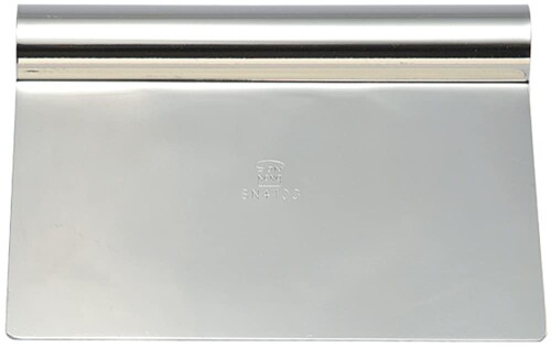 三能ジャパン食品器具 スケッパー 製パン 製菓 業務用 家庭用 16×12.5cm ステンレス SN4103 シルバー サイズ(約):16×12.5cm 本体重量(約)0.18kg 素材・材質:0.8mm 304ステンレス 生産国:台湾 食洗機:使用不可 【三能ジャパン食品器具/製パン ■製菓関連器具】 約40年にわたる経験 ■実績をもとにメーカーならではのユーザー視線で作った器具の数々 材質選びから表面処理、製造方法にこだわりを持ち、台湾 ■中国でリーダーズカンパニーとしてセントラル工場 ■リテール ■一般家庭など幅広いお客様にご愛用いただいている 商品コード20063885213商品名三能ジャパン食品器具 スケッパー 製パン 製菓 業務用 家庭用 16&times;12.5cm ステンレス SN4103 シルバー型番SN4103サイズ16&times;12.5cmカラーシルバー※他モールでも併売しているため、タイミングによって在庫切れの可能性がございます。その際は、別途ご連絡させていただきます。※他モールでも併売しているため、タイミングによって在庫切れの可能性がございます。その際は、別途ご連絡させていただきます。
