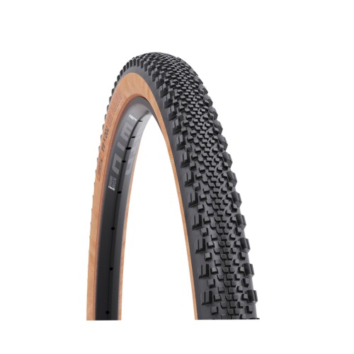 WTB RADDLER TCS 700×40 TAN 700×40 TAN 重量　512g ケーシング Light Weight コンパウンド Fast Rolling ビード TCS Aramid ■滑らかなセンターラインと全天候型ヘリンボーンパターン ■しっかりとしたサイドノブ 商品コード20080453244商品名WTB RADDLER TCS 700&times;40 TANサイズ小カラータン※他モールでも併売しているため、タイミングによって在庫切れの可能性がございます。その際は、別途ご連絡させていただきます。※他モールでも併売しているため、タイミングによって在庫切れの可能性がございます。その際は、別途ご連絡させていただきます。