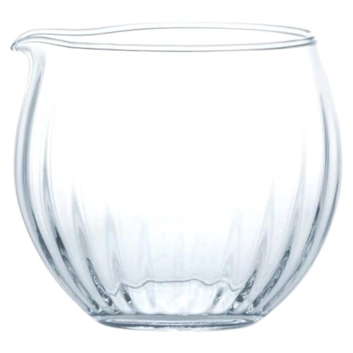 匠美風select 1個入 片口 [ファイ]75xH78mm 320ml ガラス （ ガラス ）日本製 商品サイズ:約 [ファイ]75xH78mm 容量:約 320ml 透明感のある美しさが魅力のガラス食器。光を受けて表情を変える繊細なデザインは、食卓に涼やかな彩りを添えてくれます。和洋問わずさまざまなシーンに馴染み、日常のひとときを上品に演出します。 透明感のある美しさが魅力のガラス食器。 光を受けてきらめき、角度によってさまざまな表情を見せてくれます。 シンプルながらも洗練された佇まいは、盛りつけた料理を引き立て、食卓に涼やかな彩りを添えます。 和洋問わず幅広いスタイルに調和し、日常の食事を少し特別にしてくれるうつわです。 商品コード20078199254商品名匠美風select 1個入 片口 &phi;75xH78mm 320ml ガラス （ ガラス ）日本製型番4582732519907サイズ&phi;75xH78mmカラー透明※他モールでも併売しているため、タイミングによって在庫切れの可能性がございます。その際は、別途ご連絡させていただきます。※他モールでも併売しているため、タイミングによって在庫切れの可能性がございます。その際は、別途ご連絡させていただきます。