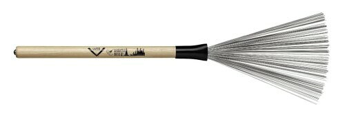 VATER ベーター Manhattan Brush（マンハッタン・ブラシ）VWTM グリップ部材質:ヒッコリー グリップ部直径:13.7mm 全長:368mm 固定式 1ペア(2本) 人気モデル Manhattan 7A と同じグリップ形状を採用。Manhattan 7Aスティック同様、わずかに長めの設計になっています。 一般的なブラシよりも約 1/2 インチ(約1.27cm)長く、広いリーチを確保。しなやかなワイヤーと木製ハンドルの組み合わせにより、手に自然に馴染み、幅広い表現に対応できる汎用性の高いブラシです。 商品コード20082038126商品名VATER ベーター Manhattan Brush（マンハッタン・ブラシ）VWTM型番VWTM※他モールでも併売しているため、タイミングによって在庫切れの可能性がございます。その際は、別途ご連絡させていただきます。※他モールでも併売しているため、タイミングによって在庫切れの可能性がございます。その際は、別途ご連絡させていただきます。