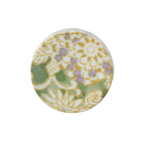 EAST table（イーストテーブル） 箸置き 豆皿 色唐草 印判 緑 直径4.4×高さ1.1cm 日本製 926-001-06 サイズ:直径4.4×高さ1.1cm 重さ:約32g 素材:磁器 質感:つややか 生産地:日本(美濃焼) EAST table(イーストテーブル)旧:テーブルウェアイースト(Tableware East) の商品です。 華やかな和柄が食卓を彩る箸置き。 美しく縁起の良い和柄を楽しめる箸置きです。 お気に入りの柄を揃える、別柄を組み合わせて使ったりなどどんな組み合わせでも華やかに彩ってくれます。 箸置きの他に、小さな豆皿としてもお使いいただけます。 普段使いからおもてなし用、お祝い事用食器まで様々なシーンでお使いいただけます。 電子レンジ ■食洗機不可 オーブン ■直火不可 ※サイズは全て外寸になります。 ※サイズ ■重さなどは商品により誤差があります。 ご注意 ※ピンホール(針で突いたような小さな穴)が見られる場合がございます。 ※鉄粉(茶色い点 ■黒い点)が見られます。 ※ボロがある場合がございます。 ※柄むらやかすれがある場合がございます。 ※商品毎に柄に個体差が見られます。同じ柄をご購入いただいた場合にも個体差が出ますので予めご了承ください。 ※製造工程上裏側にくぼみがある商品が見られます。 商品コード20076420127商品名EAST table（イーストテーブル） 箸置き 豆皿 色唐草 印判 緑 直径4.4&times;高さ1.1cm 日本製 926-001-06型番926-001-06サイズ直径4.4&times;高さ1.1cmカラー緑※他モールでも併売しているため、タイミングによって在庫切れの可能性がございます。その際は、別途ご連絡させていただきます。※他モールでも併売しているため、タイミングによって在庫切れの可能性がございます。その際は、別途ご連絡させていただきます。