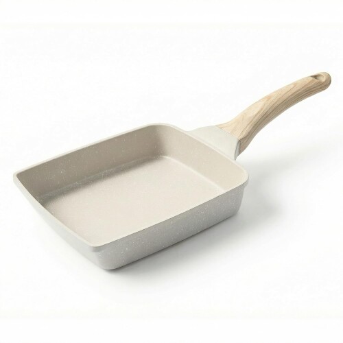 KIRVAN 卵焼き フライパン 14*18cm IH・ガス火対応 くっつかない 軽量 卵焼き器 PFOA PFOS フリー 手入れ簡単 朝食 お弁当 おしゃれ 【商品仕様】総サイズ:(約)長さ36cm幅15cm厚さ3.8cm　鍋の内寸:(約)1418cm　重量:(約)920g　材質:・本体:アルミニウム合金　・はり底:ステンレス鋼　・コート:フッ素樹脂コーティング 【安心して使える安全素材】本製品の卵焼き器は、PFOA・PFOS・鉛・カドミウムなど人体に有害とされる物質を含まない安全設計。毎日使うフライパンだからこそ、安全性に配慮しました。ご家庭での卵焼き調理はもちろん、お弁当作りや日常料理にも安心してお使いいただけます。 【優れた熱伝導&くっつきにくい。調理もお手入れも簡単】アルミニウム合金製の本体により熱伝導性が高く、ムラなく均一に加熱。フッ素樹脂コーティングにより食材がこびりつきにくく、美しい卵焼きが簡単に作れます。使用後は軽く拭くだけで汚れが落ちるため、お手入れもスムーズ。忙しい毎日の調理を快適にサポートします。 【IH・ガス火対応】IHヒーター・ガス火の両方に対応した卵焼きフライパン。はり底にはステンレス鋼を採用し、安定した加熱性能を実現しました。ご家庭のキッチン環境を選ばず、すぐにご使用いただけます。 【丸みのある美しいデザイン。使いやすさと見た目を両立】角を丸くした優しいフォルムと、ナチュラルな木目調ハンドルを採用。落ち着いた?黄色の外観は、日本のキッチン空間にも自然に馴染みます。見た目の美しさだけでなく、握りやすさにもこだわった設計です。 商品コード20081812127商品名KIRVAN 卵焼き フライパン 14*18cm IH・ガス火対応 くっつかない 軽量 卵焼き器 PFOA PFOS フリー 手入れ簡単 朝食 お弁当 おしゃれ型番KVPDGhw-YZSサイズ卵焼きカラー黄※他モールでも併売しているため、タイミングによって在庫切れの可能性がございます。その際は、別途ご連絡させていただきます。※他モールでも併売しているため、タイミングによって在庫切れの可能性がございます。その際は、別途ご連絡させていただきます。