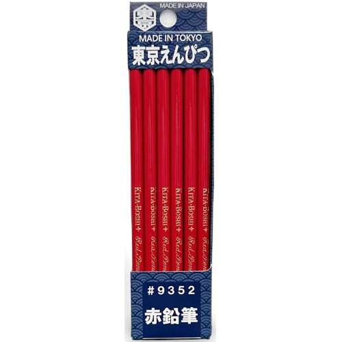 北星鉛筆 鉛筆 東京えんぴつ #9352 赤 12本 47100 【東京えんぴつ】東京の地場産業として町工場で作られる、メイドイン東京の鉛筆 【特徴】普段遣いから入園入学などのプレゼントにも最適なシンプルでロングセラーな鉛筆 【色】赤 【本体サイズ】177×7mm 【北星鉛筆】1951年の設立以来、70年以上鉛筆をつくり続けている東京葛飾に社を構える老舗鉛筆メーカー。 東京の地場産業として町工場で作られるメイドイン東京の鉛筆。 商品コード20080463282商品名北星鉛筆 鉛筆 東京えんぴつ #9352 赤 12本 47100型番TYO-9352RDカラー赤※他モールでも併売しているため、タイミングによって在庫切れの可能性がございます。その際は、別途ご連絡させていただきます。※他モールでも併売しているため、タイミングによって在庫切れの可能性がございます。その際は、別途ご連絡させていただきます。