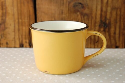やまに マグカップ マルチ 330ml ホーローみたいな食器 03ms503 サイズ:幅/約12.5 x 10cm 高さ/約7.4cm(商品ごとに誤差があります) 素材:陶器・日本製/美濃焼 電子レンジ:対応 家庭用食洗機使用:対応 ホーローのような独特の雰囲気がかわいいマグカップ。 商品名:ホーローみたいなマグカップ イエロー サイズ:幅/約12.5 x 10cm 高さ/約7.4cm 容量:約330cc(満水時) 重量:約266g 素材:陶器 ■日本製/美濃焼 電子レンジ: OK 家庭用食洗機: OK おすすめ用途:普段使いマグカップ、コーヒーカップ ※写真中の撮影用小物は付属しません。 商品コード20076183585商品名やまに マグカップ マルチ 330ml ホーローみたいな食器 03ms503型番03ms503サイズ330mlカラーマルチ※他モールでも併売しているため、タイミングによって在庫切れの可能性がございます。その際は、別途ご連絡させていただきます。※他モールでも併売しているため、タイミングによって在庫切れの可能性がございます。その際は、別途ご連絡させていただきます。