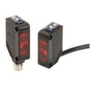 オムロン(OMRON) アンプ内蔵形光電センサ(小型) 回帰反射形 コード引き出しタイプ 検出距離500mm NPN出力(E3Z-B61 2M)