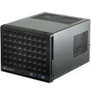 Silver Stone SilverStone Sugoシリーズ Mini-ITXケース SST-SG13B 標準長拡張カードをサポート(10.5インチ) Mini-DTX / Mini-ITXマザーボードおよびATX PSU互換 120mm/140mmファンおよびオールインワン液冷クーラー対応 2.5"および3.5"ハードディスクドライブ双方に対応 マザーボード下側コンポーネントに対応した、長目のマザーボードスペーサー 説明 SUGO SG05とともに2009年に主流DIY(ユーザー組み上げ)市場にMini-ITXをもたらした後、SilverStoneはあらゆる種類のコンピューターユーザーを満足させる新しく進化したデザインのSG13で再びカテゴリーを定義しようとしています。サイズはわずか11.5リットルで、種々のコンピューティング環境に簡単に統合されるために十分に小さなフットプリントを有しており、多くの標準的なコンポーネントを一般的な目的またはオフィスユースに快適に適合させます。愛好家皆様のため、またSugoシリーズの有名な伝統に合わせ、SG13の10.5" (266mm) 長拡張カード対応、標準的なATX電源、120mmまたは140mmのサイズのオールインワン液冷クーラーは、驚くほど小さくて強力なシステムを生み出すのを助けます。 商品コード20064067592商品名Silver Stone SilverStone Sugoシリーズ Mini-ITXケース SST-SG13B型番SST-SG13Bカラーブラック※他モールでも併売しているため、タイミングによって在庫切れの可能性がございます。その際は、別途ご連絡させていただきます。※他モールでも併売しているため、タイミングによって在庫切れの可能性がございます。その際は、別途ご連絡させていただきます。