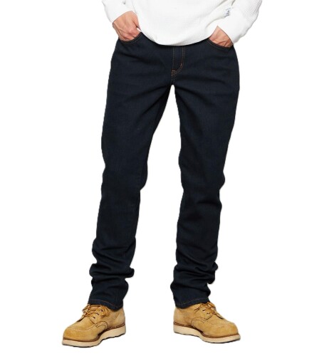 KDF03-000-02 ジーンズ 説明 「ライダーのためのジーンズ」を目的として、D.E.F(DURABLE EXTRA FIBER)DENIMは開発されました。従来の摩擦強度に加えて、引き裂きや引っ張りへの強度を持たせたライダージーンズ史上、最も優れた強度のジーンズが誕生しました。 【D.E.F DENIM】 デニムの豊かな表情はそのままに、綿を超える、摩擦や引き裂き、引っ張り強度を持たせるために材料や糸の作り方から見直し、開発しました。また、強度によるはき心地の硬さも、裏地に肌触りのよい生地を採用することで解消。強度とはき心地という相反する要素をバランス良くまとめています。 【イモビライザーキーポケット】 ジーンズのコインポケットに位置する部分にはイモビライザーキーポケットを配置。余裕を持って鍵が収まるサイズで、置き忘れなどによる紛失リスクを軽減します。また、車体を押す際に傷つけないよう、左側にポケットを配置しています。 【ヒザパッド用ポケット】 意匠登録済みのヒザパッド用ポケットにより、いつものジーンズの見た目のまま、ヒザパッドを装着することができます。ヒザの中心よりもやや脇側にポケットを配置することで、転倒時に接触しやすい箇所を保護するよう設計されています。膝位置の調整はステッチをほどくことで調整することができます。 【シルエット】 穿く人を選ばないレギュラーストレートを採用。股下89cmとゆとりも持たせて設計しているため、ライディング時に裾が上がってくるのを防ぐことができます。 ※撮影場所やお使いのモニター環境により若干お色味が異なる場合がございます。 ※この商品は、汗や雨などで湿った状態や摩擦により色移りすることがあります。 ※この製品は、ボンディング加工(表側と裏側を貼り合わせた加工)をおこなっております。着用や保管状態によって徐々に経年劣化が生じ、ボンディングが剥がれることがありますので、次の点にお気をつけください。 ■直射日光や蛍光灯に長時間あてないでください。 ■部分的に強く擦らないでください。 商品コード20078016167商品名KDF03-000-02型番KDF03-000サイズSカラーインディゴブルー※他モールでも併売しているため、タイミングによって在庫切れの可能性がございます。その際は、別途ご連絡させていただきます。※他モールでも併売しているため、タイミングによって在庫切れの可能性がございます。その際は、別途ご連絡させていただきます。