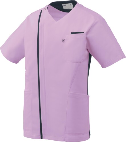 (ミズノ) ファスナースクラブ メンズ (イージーケア/高通気/透防止/制電) 全5色 SS〜5L 介護 メディカル リハビリ 制服 MZ0239 C-25 ラベンダー×ネイビー SS スポーツメーカー「MIZUNO」との共同開発。フロントの縦ラインとサイドの切替配色でスッキリ見せるスクラブジャケット。 伸縮性に優れ、動きやすいトリコット素材を使用。通気性が高く肌ざわりも良いので着心地快適。シワになりにくいイージーケアも魅力です。 定番カラーからポップなカラーまで全4色展開。チームの雰囲気やお好みでお選びいただけます。 PHS用ポケットやスマホも入る大きめポケットを採用。ウエストループもほどこし、機能面も充分です。 SS〜5Lまでの幅広いサイズ展開。 説明 商品紹介 スポーツメーカー「MIZUNO」との共同開発。フロントの縦ラインとサイドの切替配色でスッキリ見せるスクラブジャケット。 伸縮性に優れ、動きやすいトリコット素材を使用し、通気性が高く肌ざわりも良いので着心地快適。 シワになりにくいイージーケアも魅力です。 定番カラーからポップなカラーまで全4色展開。チームの雰囲気やお好みでお選びいただけます。 PHS用ポケットやスマホも入る大きめポケットを採用。ウエストループもほどこし、機能面も充分です。 SS〜5Lまでの幅広いサイズ展開。 ブランド説明 【MIZUNO】 幅広いスポーツの分野で、ベストスペックのウェアを追求し続ける総合スポーツブランド「ミズノ」。 「MIZUNO MEDICAL」はそのノウハウを存分に発揮したメディカルウェアシリーズです。 スポーツウェアのノウハウを生かした動きやすさ、快適さに加えて、現場に求められる機能を追求しました。 商品コード20082337712商品名(ミズノ) ファスナースクラブ メンズ (イージーケア/高通気/透防止/制電) 全5色 SS〜5L 介護 メディカル リハビリ 制服 MZ0239 C-25 ラベンダー&times;ネイビー SS型番MZ0239サイズSSカラーC-25 ラベンダー&times;ネイビー※他モールでも併売しているため、タイミングによって在庫切れの可能性がございます。その際は、別途ご連絡させていただきます。※他モールでも併売しているため、タイミングによって在庫切れの可能性がございます。その際は、別途ご連絡させていただきます。