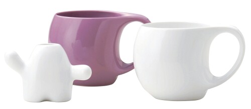 アペックスハート マグカップ ペア 380ml ホワイト×パープル 一輪挿し付 日本製 ギフト Z-3 サイズ:マグカップ/径7.6×高さ8.7cm スモールベース/10×高さ6.5cm 本体重量:500g 素材・材質:磁器 原産国:日本 容量:380ml セット内容:マグカップ×2個 スモールベース×1個 箱サイズ:28x9.9x9.6cm (化粧箱) オリジナリティあふれる形が他にはないマグカップ。見た目以上に使いやすさにもこだわりました。お揃いの愛らしい一輪挿しがテーブルのアクセントに。 商品コード20082125722商品名アペックスハート マグカップ ペア 380ml ホワイト&times;パープル 一輪挿し付 日本製 ギフト Z-3型番Z-3カラーホワイト※他モールでも併売しているため、タイミングによって在庫切れの可能性がございます。その際は、別途ご連絡させていただきます。※他モールでも併売しているため、タイミングによって在庫切れの可能性がございます。その際は、別途ご連絡させていただきます。
