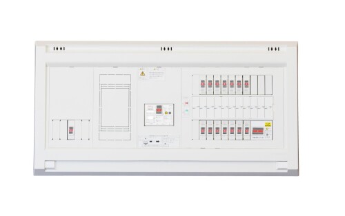 テンパール パールテクト 扉なし 太陽光発電システム IHクッキングヒーター エコキュートまたは電気温水器 端子台付 リミッタースペース付 YALG37143IT2B3 ※掲載されている画像は代表画像となります。 分岐回路数:14 予備回路数:3 主幹 A:75 分岐回路 2P1E:10 分岐回路 2P2E:3 盤定格 A:75 分岐回路 IH用 2P2E 30A 200V:1 太陽光発電システム、ガス発電 ■給湯暖 ■冷房システム、家庭用燃料電池システムなど、 多様化する住宅の電気設備を備える住宅に最適です。 それぞれ発電システム用のブレーカもあらかじめ組み込み済みです。 商品コード20082122176商品名テンパール パールテクト 扉なし 太陽光発電システム IHクッキングヒーター エコキュートまたは電気温水器 端子台付 リミッタースペース付 YALG37143IT2B3型番YALG37143IT2B3※他モールでも併売しているため、タイミングによって在庫切れの可能性がございます。その際は、別途ご連絡させていただきます。※他モールでも併売しているため、タイミングによって在庫切れの可能性がございます。その際は、別途ご連絡させていただきます。