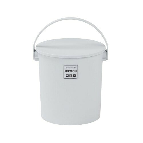 JEJアステージ BOSAIN(ボウサイン) 座れるフタ付バケツ ライトグレー 15L 日本製 インテリア雑貨 おもちゃ収納 アウトドア 防災収納 耐荷重150kg 幅31×奥行30.5×高さ30.10cm 原産国:日本 商品サイズ(約):幅31×奥行30.5×高さ30.3cm (ハンドル立て時:幅31×奥行29×高さ42.5cm) 内寸(約):幅23×奥行23×高さ26.7cm 容量(約):15L 耐荷重(約):150kg 重量(約):1kg 材質:ポリプロピレン 最低限必要な防災用品を収納しておき、サッと持って避難できるバケツです。ペットと一緒に避難する際にペット用品を収納するのにも最適です。フタをすれば簡易的なスツール ■テーブルとして使用できます。 商品コード20076377777商品名JEJアステージ BOSAIN(ボウサイン) 座れるフタ付バケツ ライトグレー 15L 日本製 インテリア雑貨 おもちゃ収納 アウトドア 防災収納 耐荷重150kg 幅31&times;奥行30.5&times;高さ30.10cm型番15LサイズMサイズ15Lカラーライトグレー※他モールでも併売しているため、タイミングによって在庫切れの可能性がございます。その際は、別途ご連絡させていただきます。※他モールでも併売しているため、タイミングによって在庫切れの可能性がございます。その際は、別途ご連絡させていただきます。
